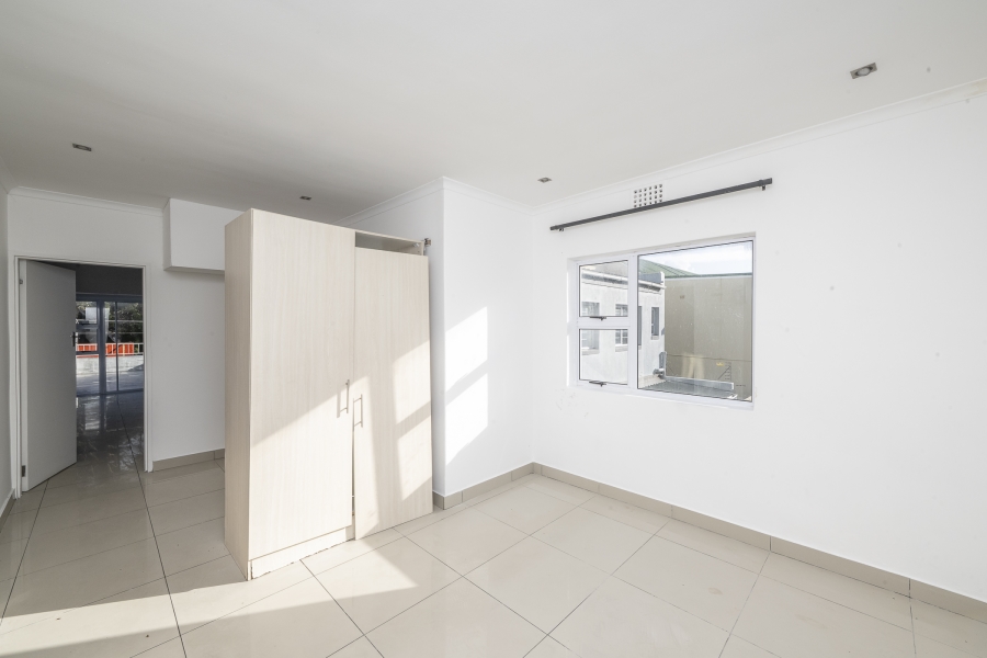1 Bedroom Property for Sale in Heathfield Western Cape